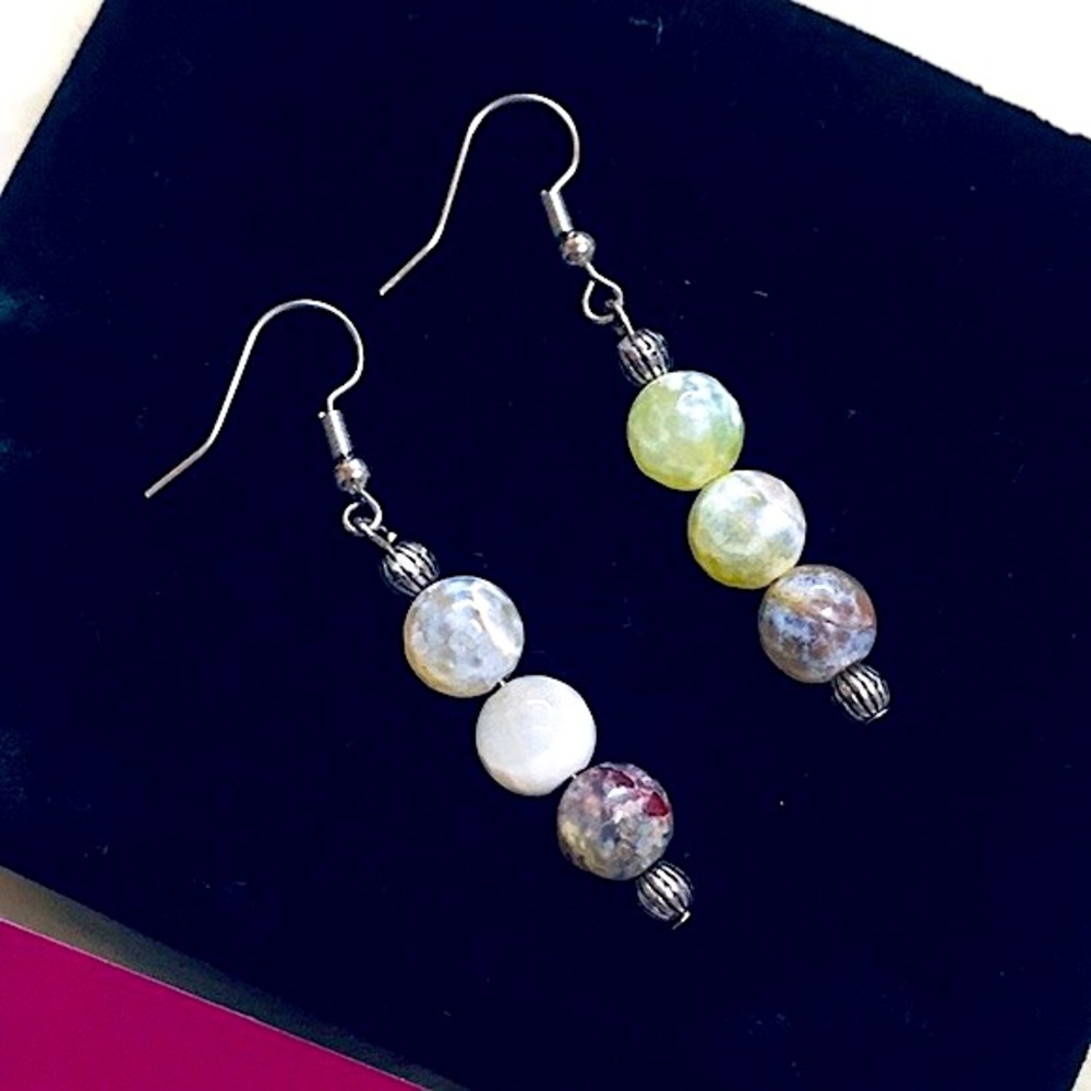 Soul Embellishment’s™️ Handcrafted Natural Gemstone Flower Agates Bead Earrings